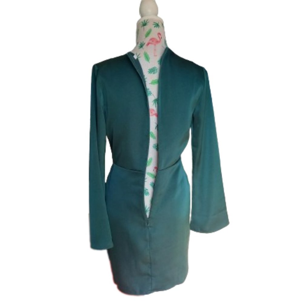 Cooper St twist front green dress, satin finish, bell sleeves (Size 8) - Picture 5 of 9
